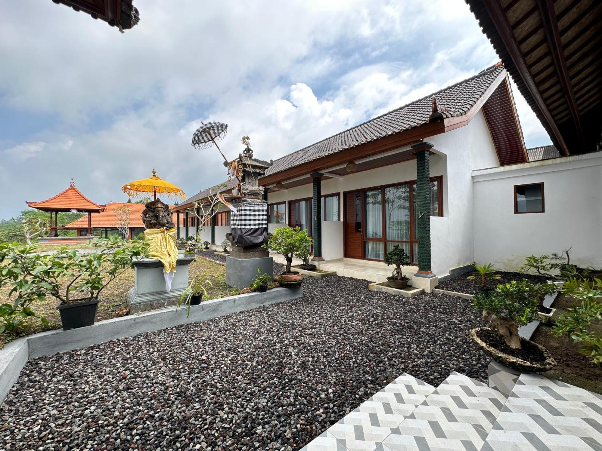 Bali Basuki Retreat Center * Besakih